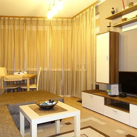 Apartment Mm *