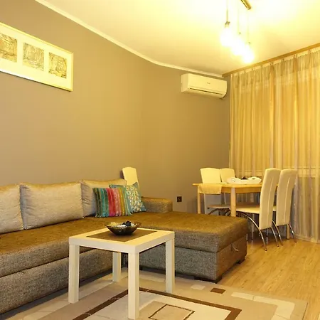 Apartment Mm *